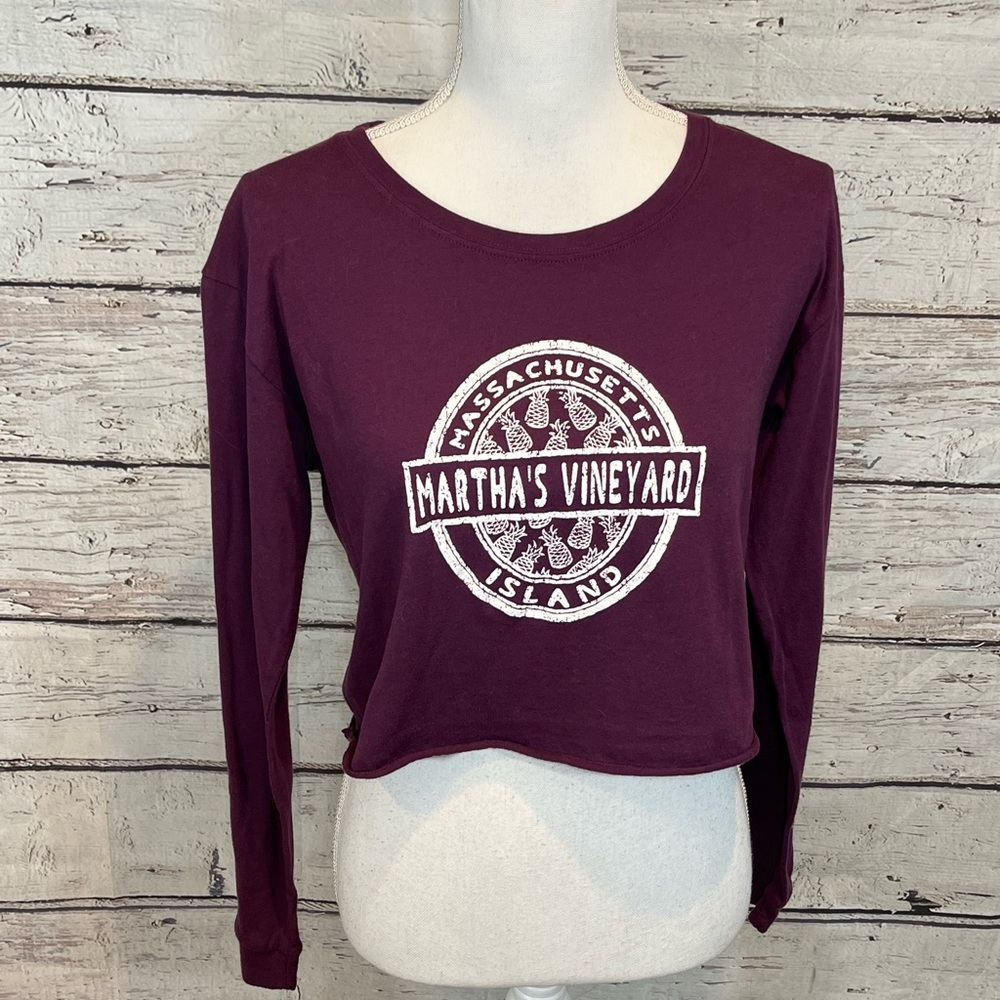 Martha's Vineyard Cropped Long Sleeve T-shirt